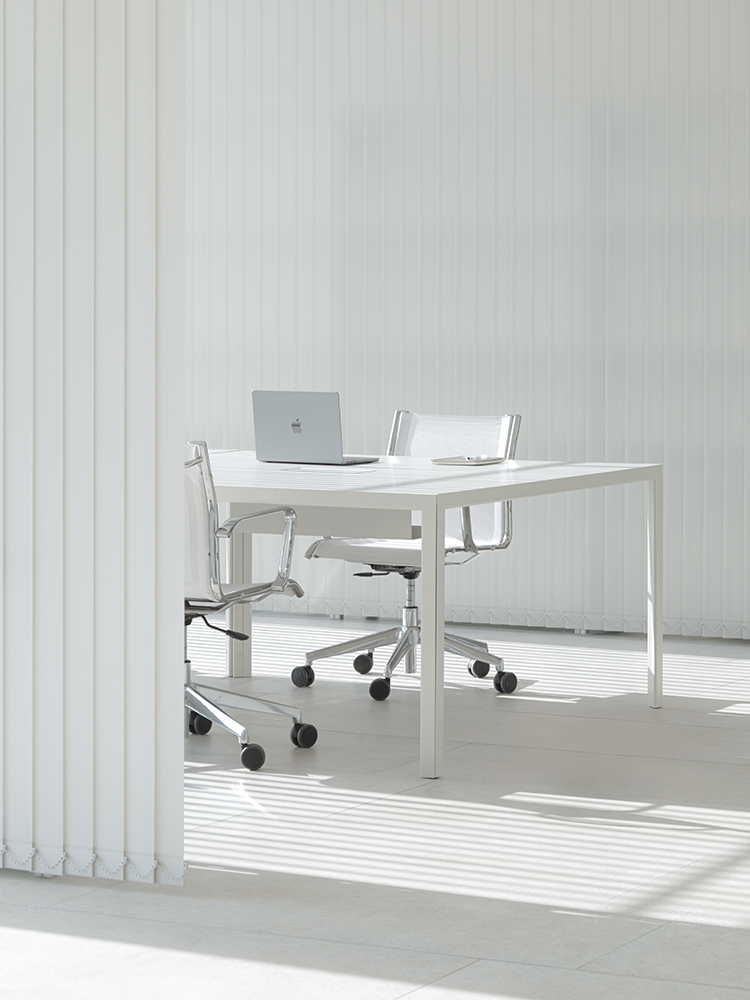 postazioni-ufficio-arredamento-design-interni